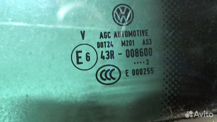 Стекло форточки двери Volkswagen Tiguan, 2013