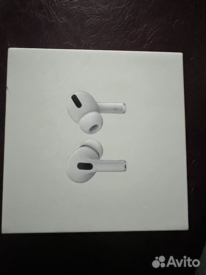 Airpods про