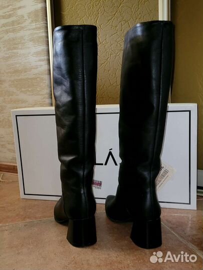 Кожаные женские сапоги-трубы на каблуке