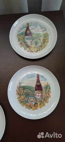 Сырные немецкие тарелки и поднос