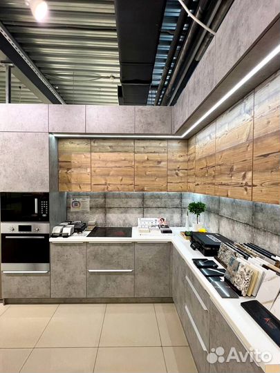 Встроенная кухня на заказ