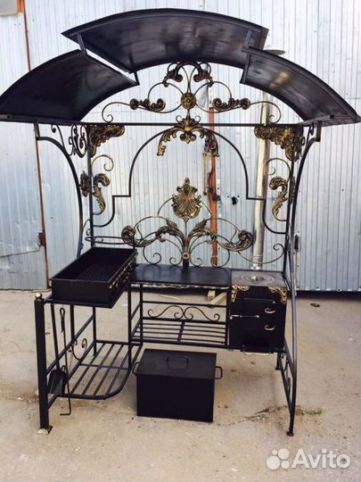 Мангал с крышей и жаровней