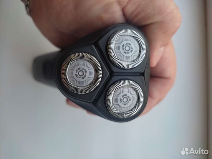 Бритва Philips series 1000