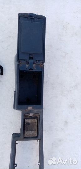 Подлокотник Nissan Skyline HR31