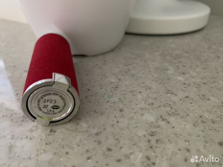 Губная помада givenchy новая