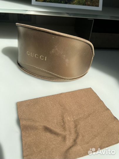 Солнцезащитные очки Gucci женские