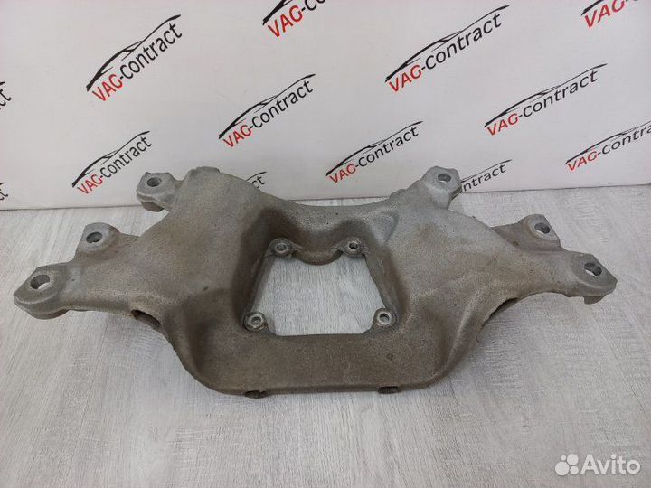 Кронштейн АКПП задний Audi A6 C6 2.8 ccda 2010