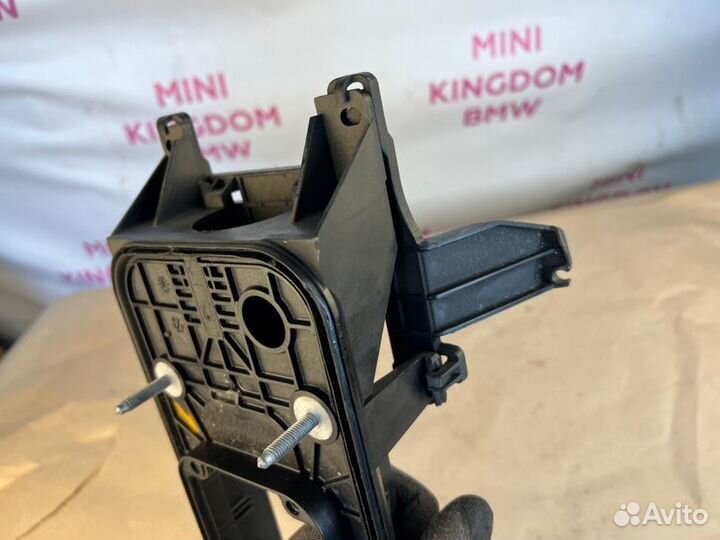 Кронштейн Volkswagen Sharan 7N CAV 2011