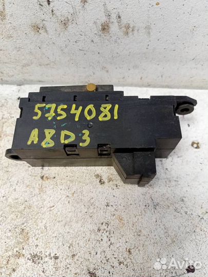 Кнопка Ауди A8 D3 4E