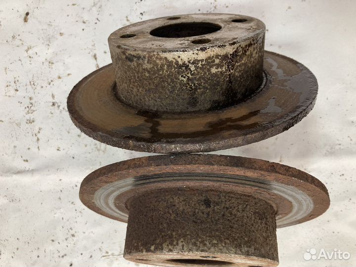 Тормозные диски задние Ауди 80 b4