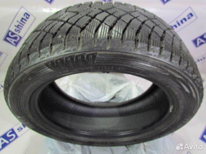 Nitto Therma Spike 215/50 R17 92N