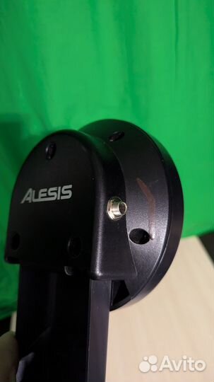 Электронный пэд бочки (бас-барабана) alesis