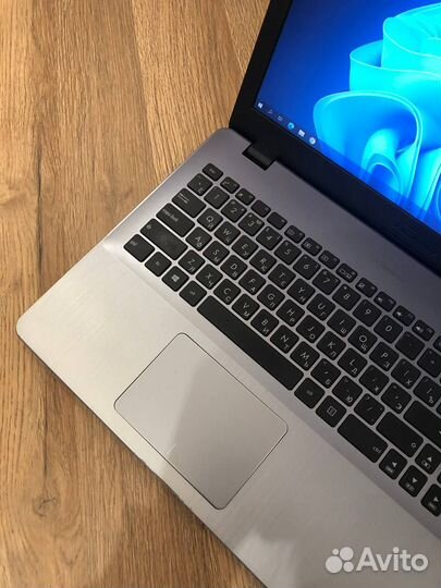 Ноутбук Asus X542U