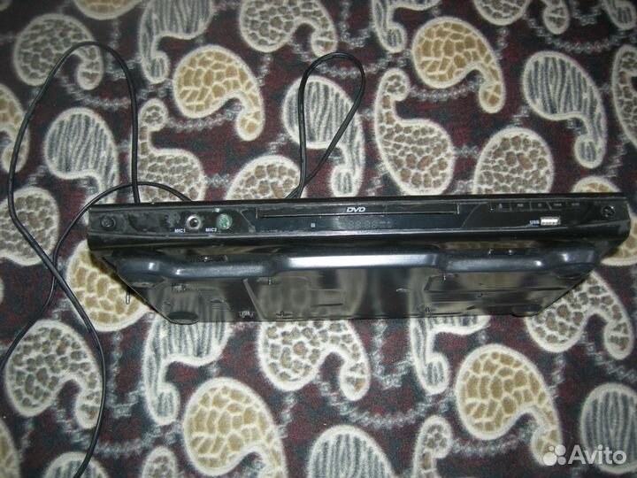 DVD плеер amstr advd-928X включается