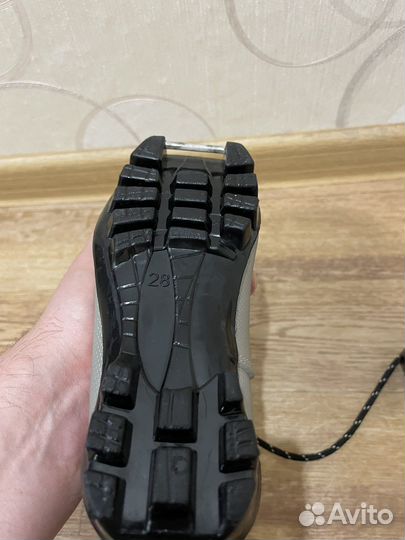 Лыжные ботинки