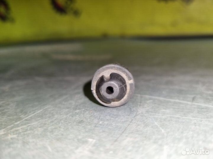 Отбойник капота Kia Rio 4 FB 1.6 2019 перед