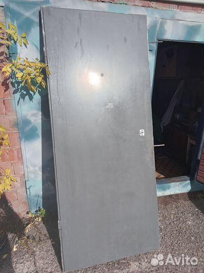 Металлическая дверь бу