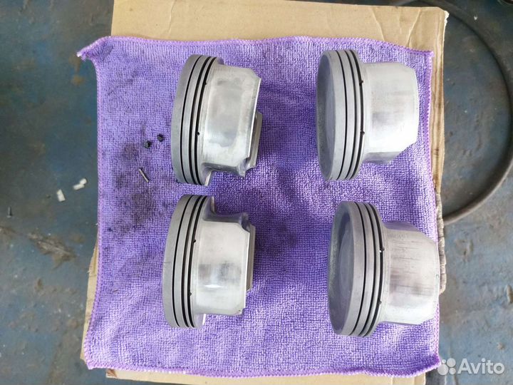 Поршни на мерседес M113 5.5 компрессор AMG