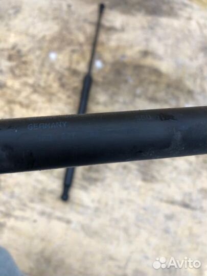 Амортизатор крышки багажника Audi A4 B7