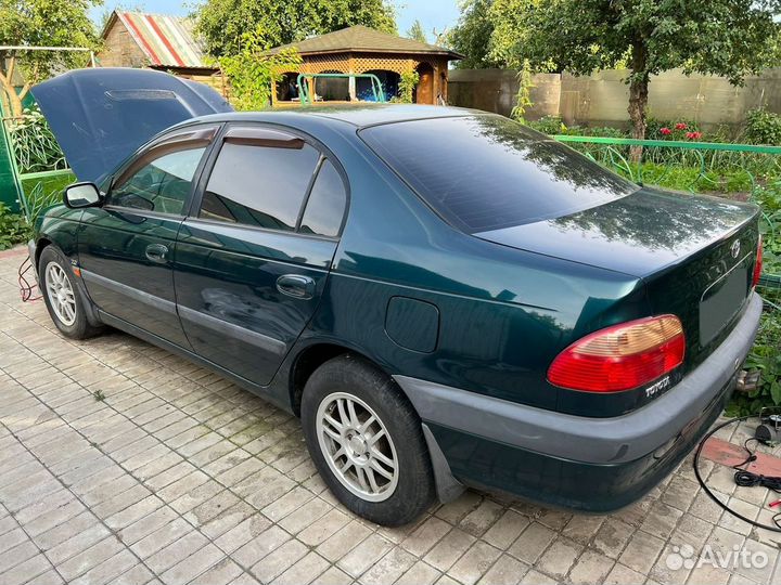 Toyota Avensis 2.0 AT, 2001, 303 000 км