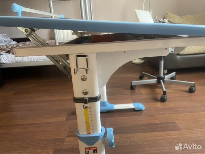 Растущая парта и стул бу