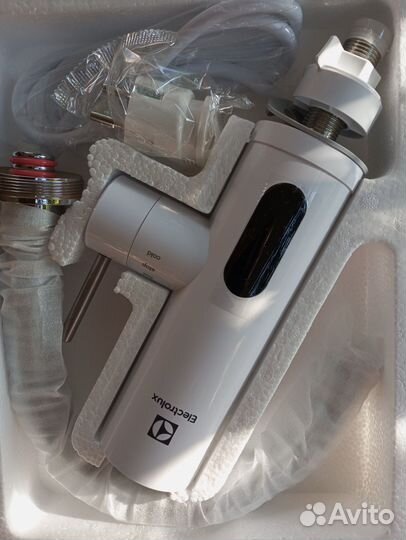 Проточный водонагреватель electrolux