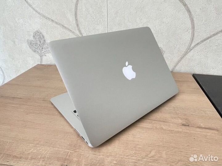 MacBook Air Core i7 SDD 256gb