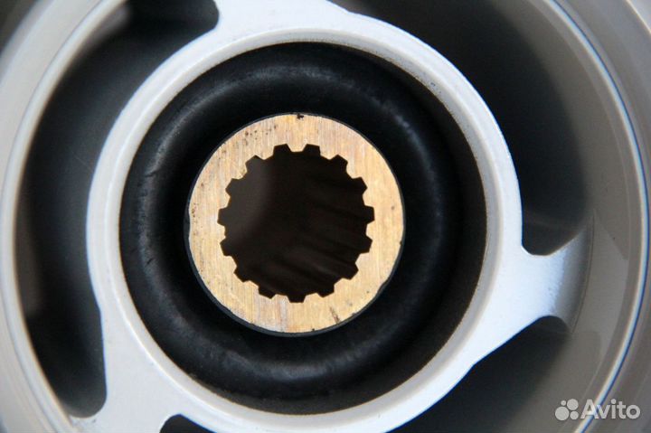 Винт Ямаха 60-140 л.с. шаг 15