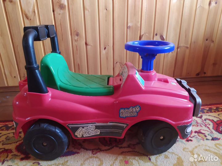 Машинка-каталка + трёхколёсный велосипед