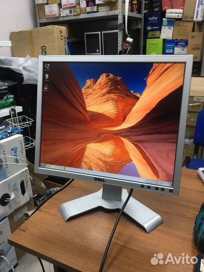 Монитор Dell 19