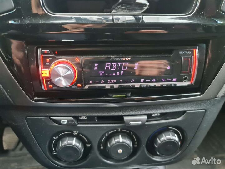 Pioneer DEH-X5600BT