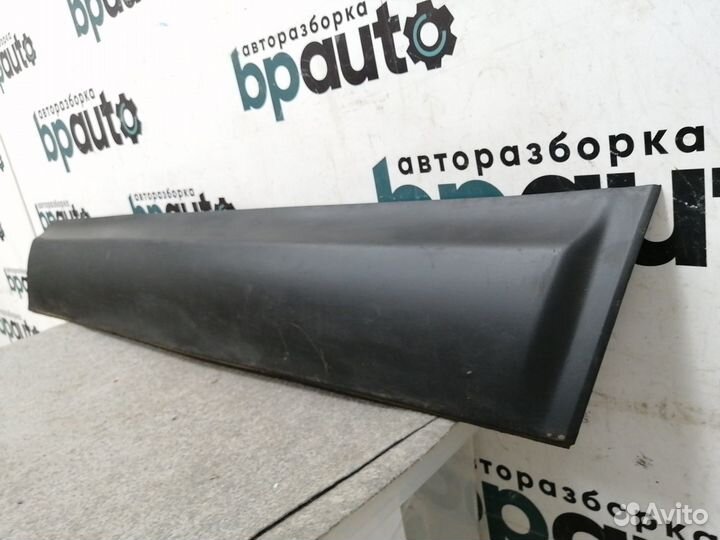 Накладка передней правой двери 80870-JD00A Nissan