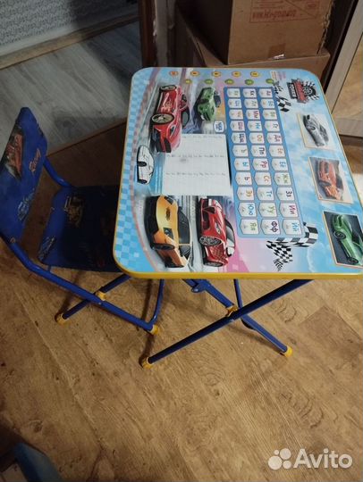 Комплект детской мебели, стол и стул
