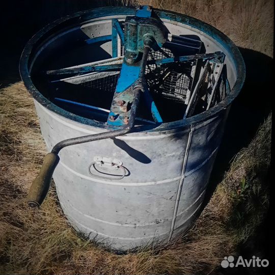 Медогонка 4 рамочная бу