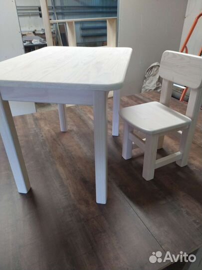 Столик и стульчик детский