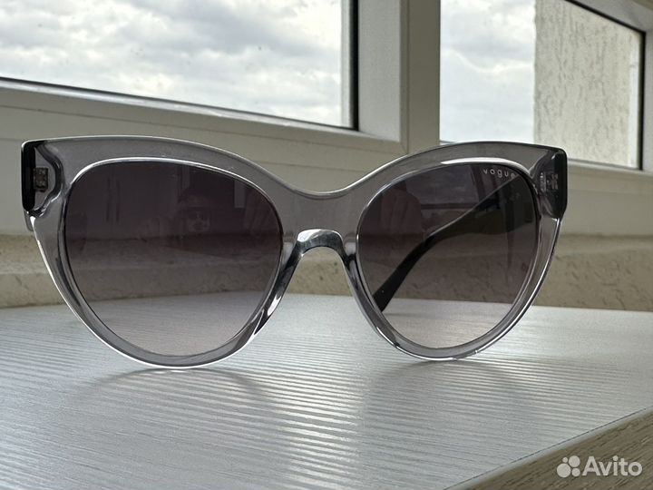Солнцезащитные очки женские vogue