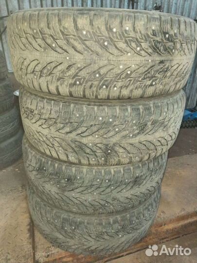 Nokian Tyres Hakkapeliitta 9 SUV 215/65 R16