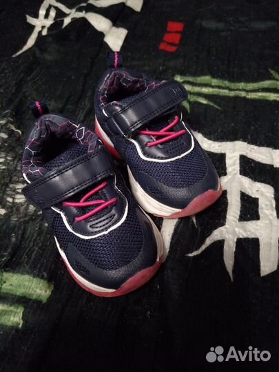 Кроссовки для девочки