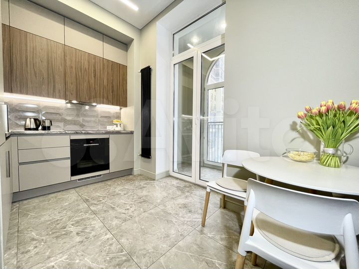 2-к. квартира, 53 м², 4/17 эт.