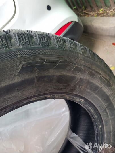 Nitto Therma Spike 225/65 R17 106T