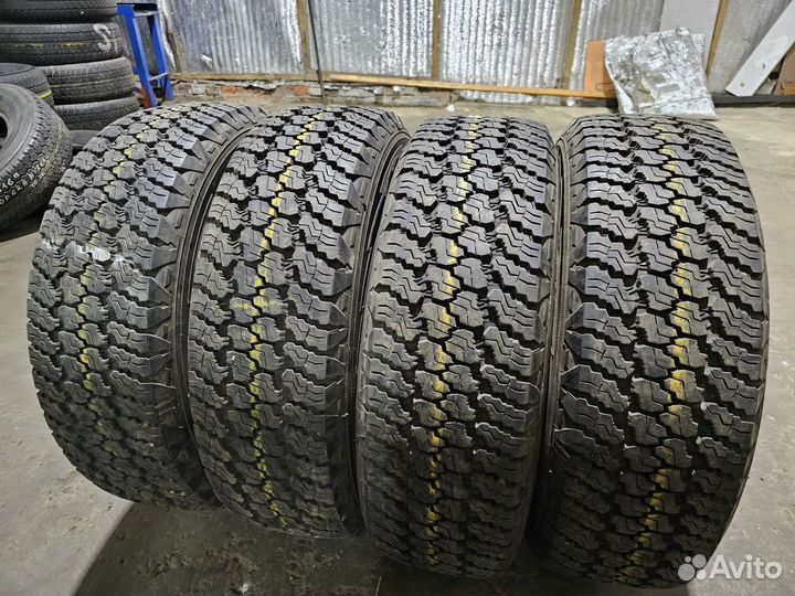 Goodyear Wrangler AT 245/75 R17