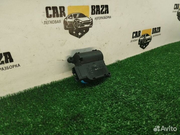 Моторчик привода заслонок отопителя