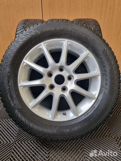 R16 Nokian Tyres Hakkapeliitta 8 215/60, PCD 5x114.3 DIA 60.1