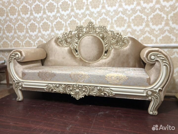 Диван банкетка