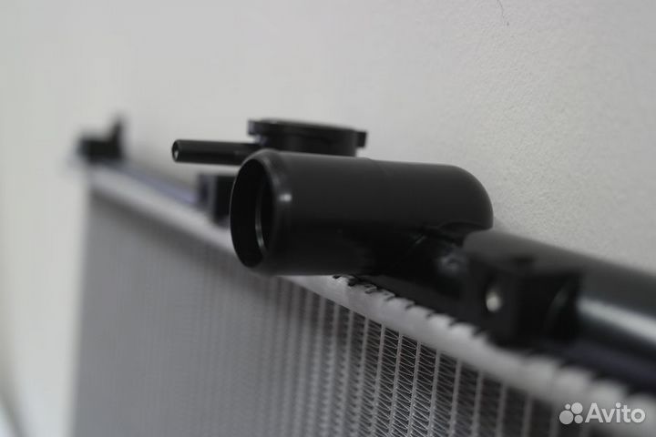 Радиатор охлаждения Митсубиси Лансер 9 АКПП