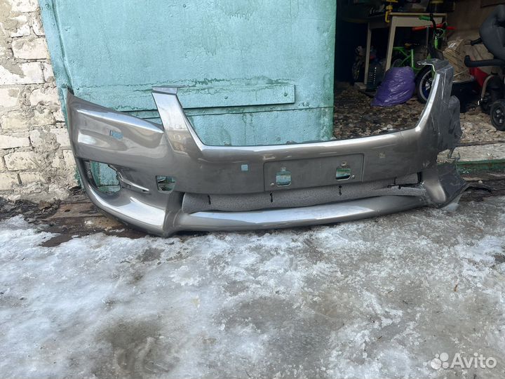 Передний бампер Toyota Rav 4 2010