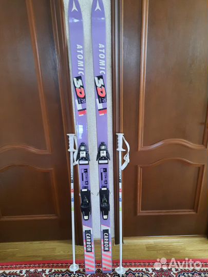 Горные лыжи atomic 170 см с палками 95 см