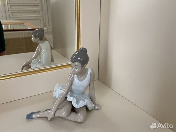 Статуэтка Сидящая балерина. Nao