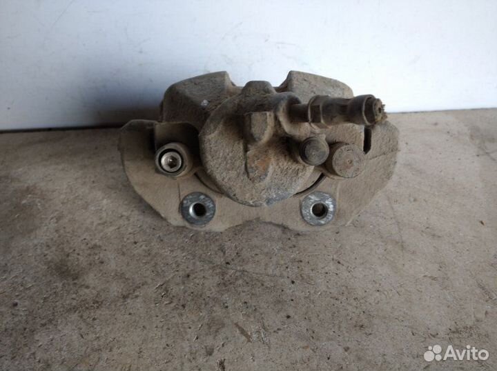 Суппорт передний правый Volvo S40 2004-2012