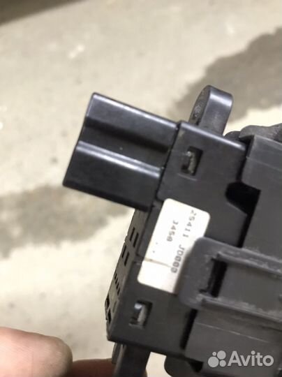 Кнопка стеклоподьемника кашкай